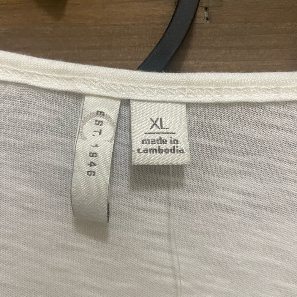 Woman’s Cream Top - Picture 3 of 3